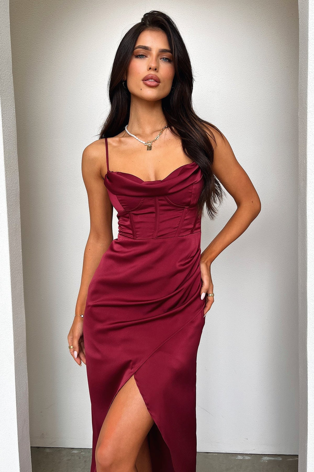 Aiana Satin Maxi Dress - Burdeos