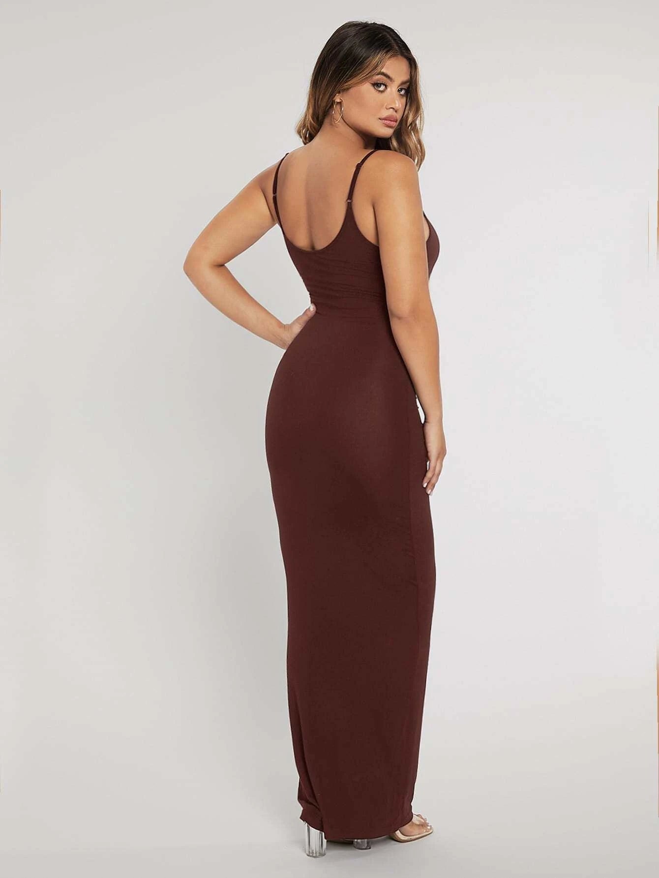 Vestito modellante aderente
