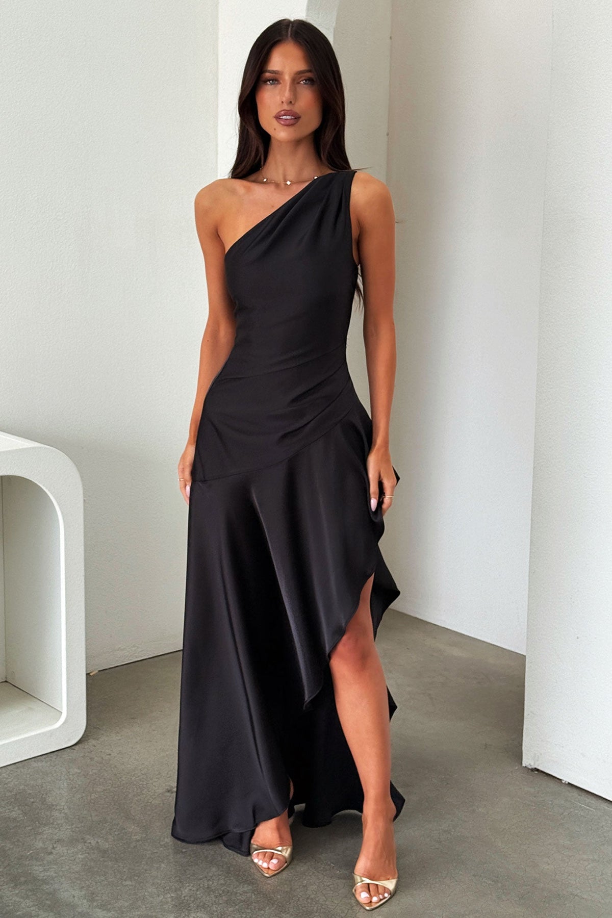 Leni One Shoulder Satin Maxi Dress - Negro