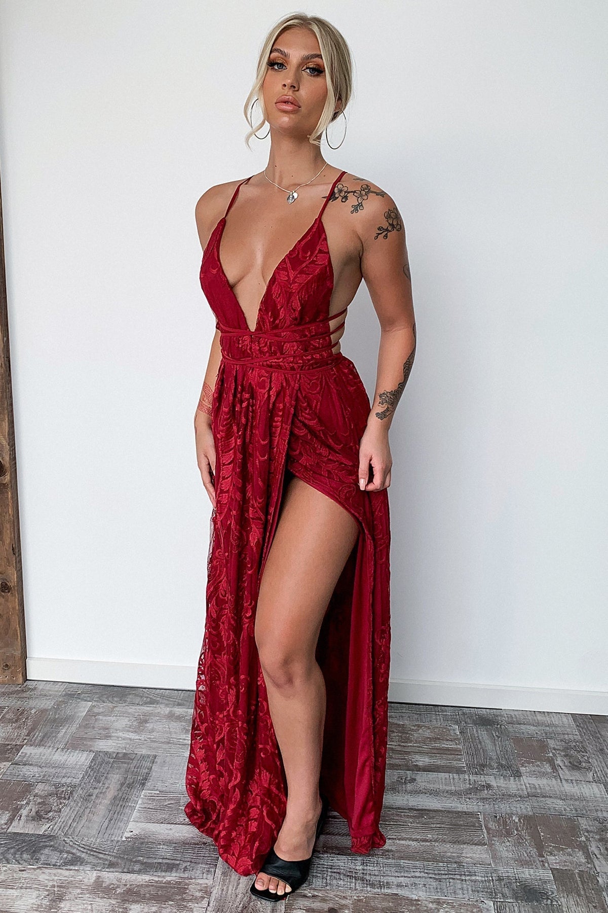 Scarlett Halter Maxi Dress - Burdeos