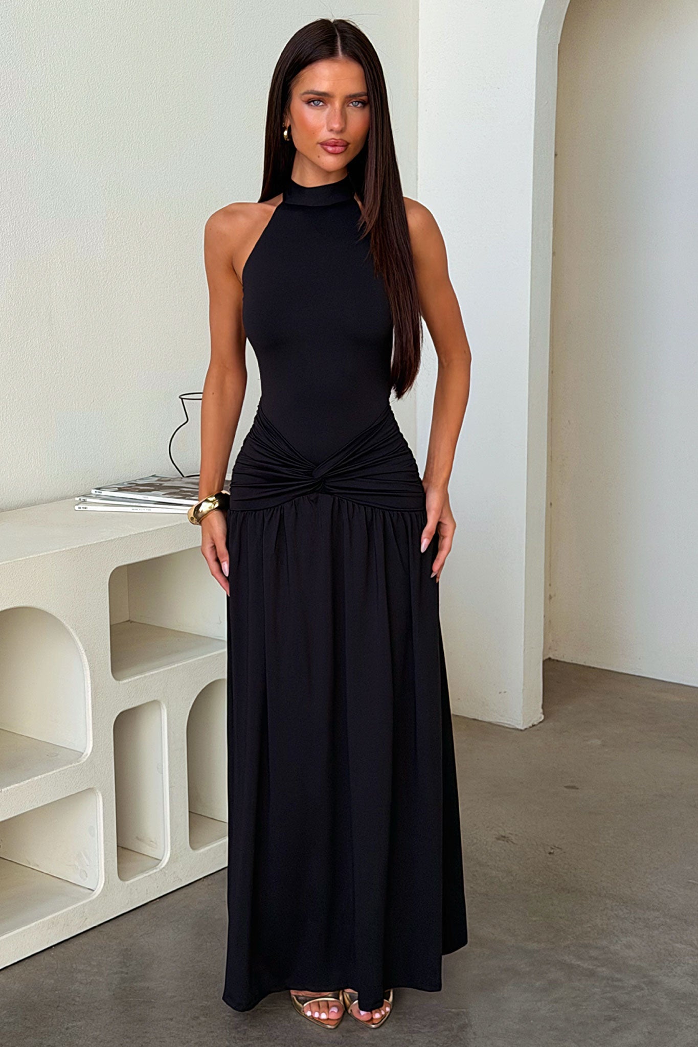 Tallulah High Neck Maxi Dress - Negro